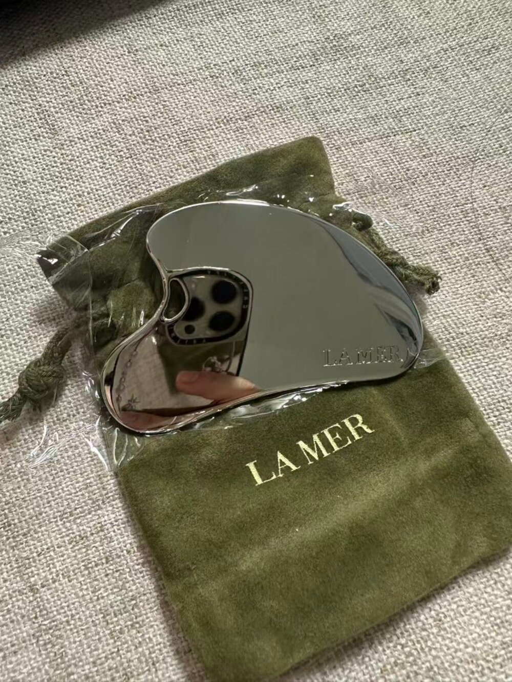 La Mer Stainless Steel Gua Sha Facial Massage Sculpting Tool